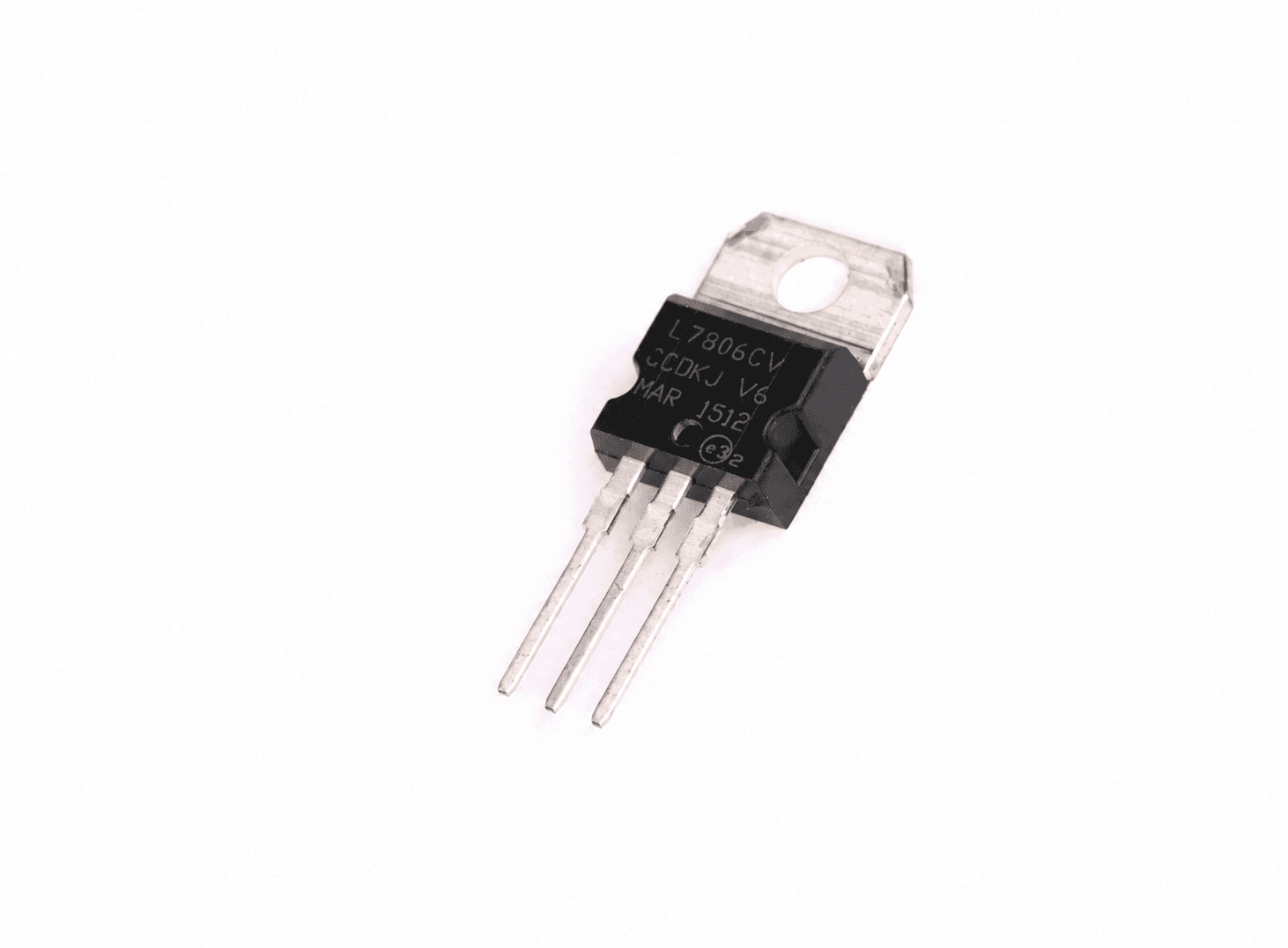 منظّم فولتية موجب موديل LM7806 بخرج 6 فولت | LM7806 6V Positive Voltage Regulator