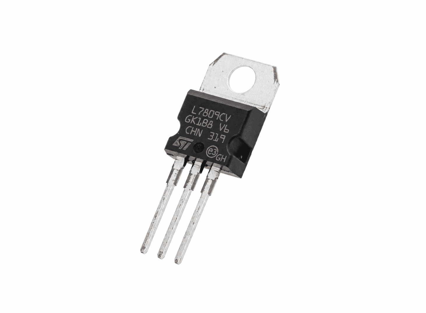 منظم فولتية L7809 خرج 9V بتيار 1A حزمة TO-220 | L7809 Linear Voltage Regulator 9V 1A TO-220