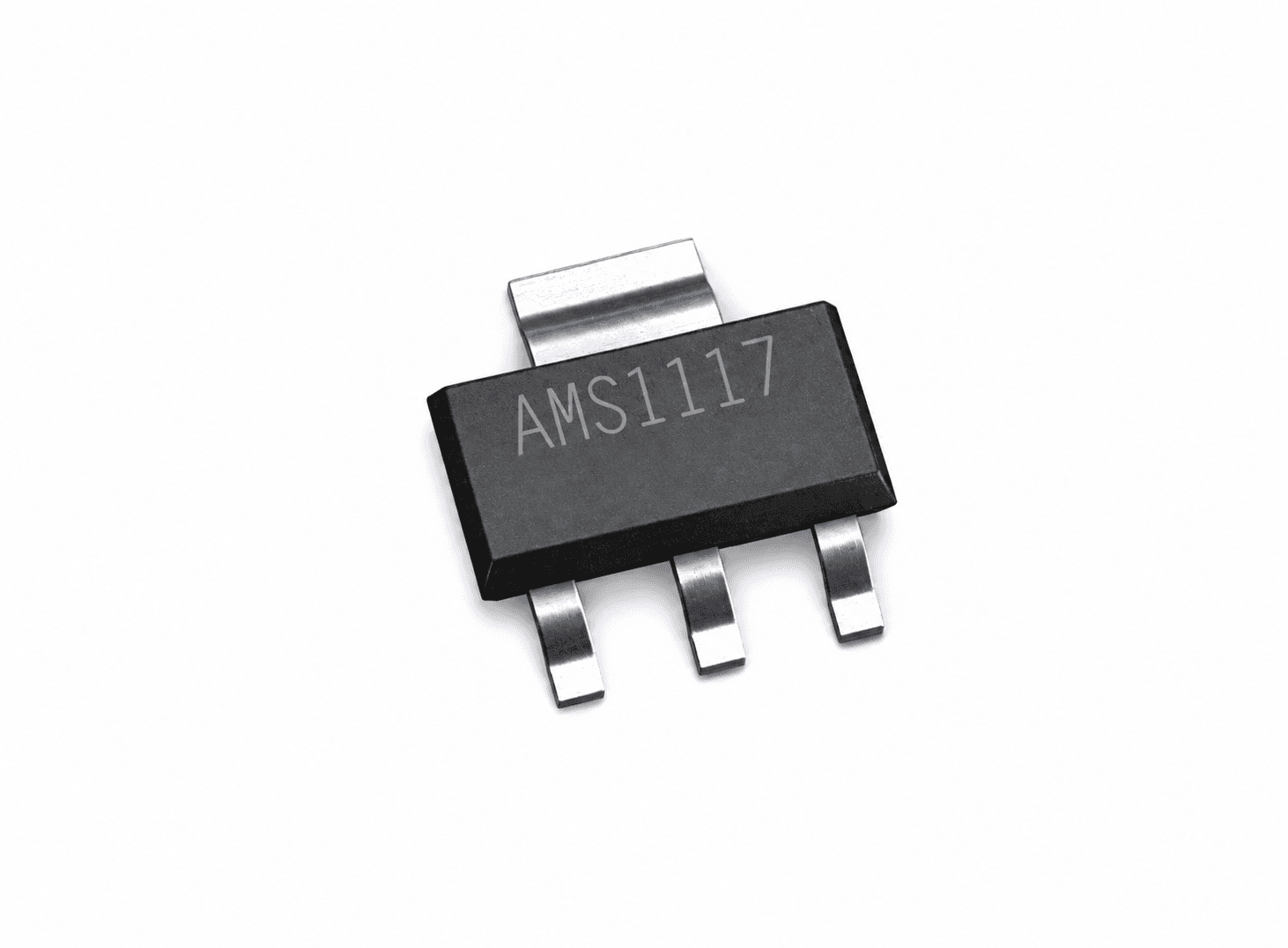 منظم فولتية AMS1117-5.0 خرج 5V بتيار 1A حزمة SOT-223 | AMS1117-5.0 Fixed LDO Voltage Regulator 5V 1A SOT-223