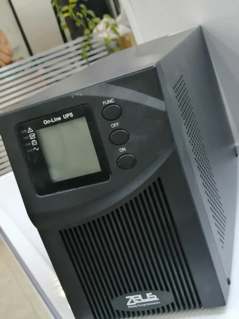 جهاز UPS Zeus 2000VA Online UPS (4 Batteries ) 1800W